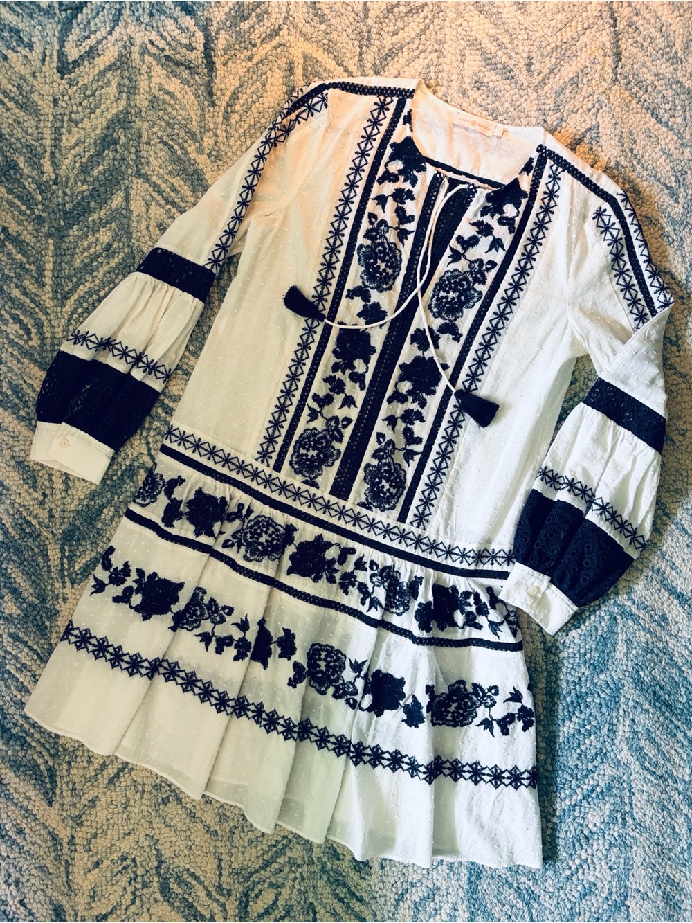 Tory Burch White Dress with Navy Floral Embroidery - Picture 3 of 4